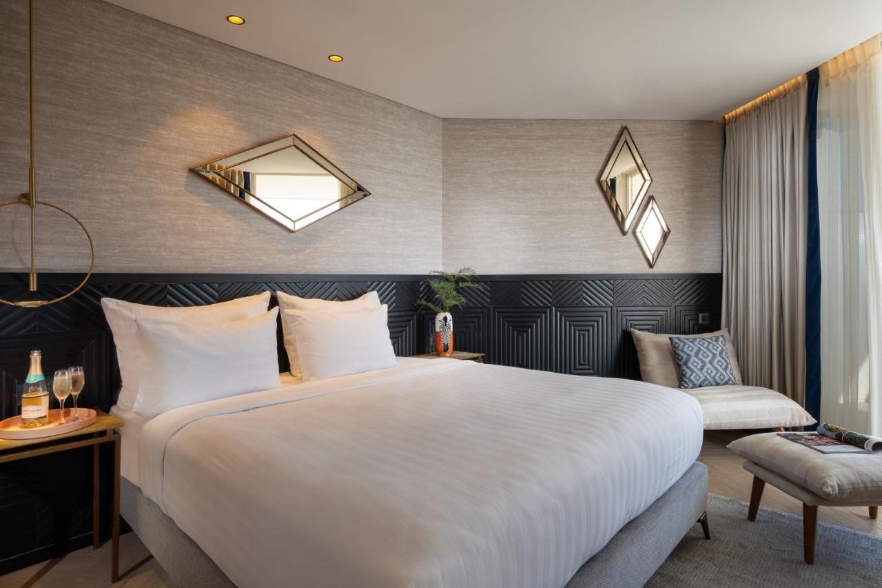 By Afi Hotel